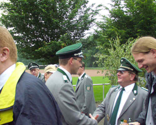 ... Stuhldreher I gratuliert Stuhldreher II