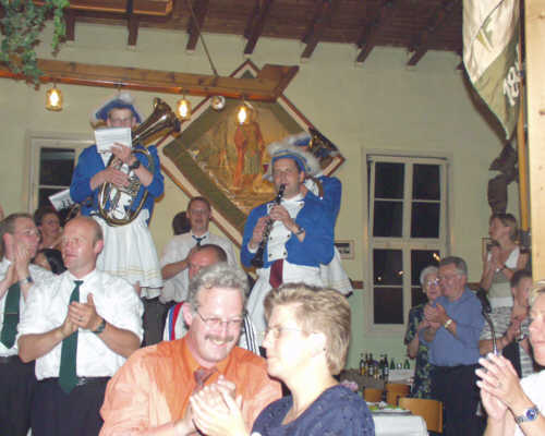 ... MV Olsberg verkleidet als Funkenmariechen